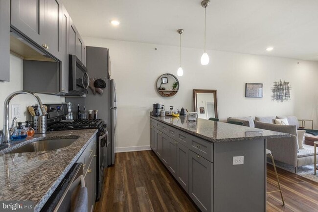 Building Photo - 2411 Kensington Ave