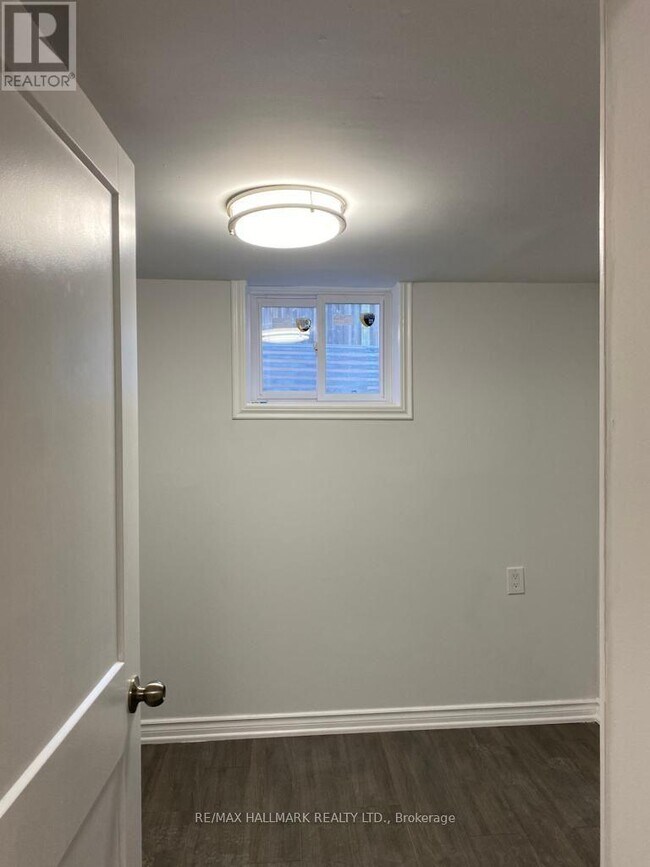 Building Photo - 65 Marita Pl