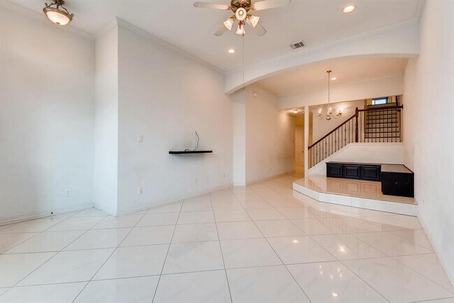 Building Photo - 1008 Paradise Cove