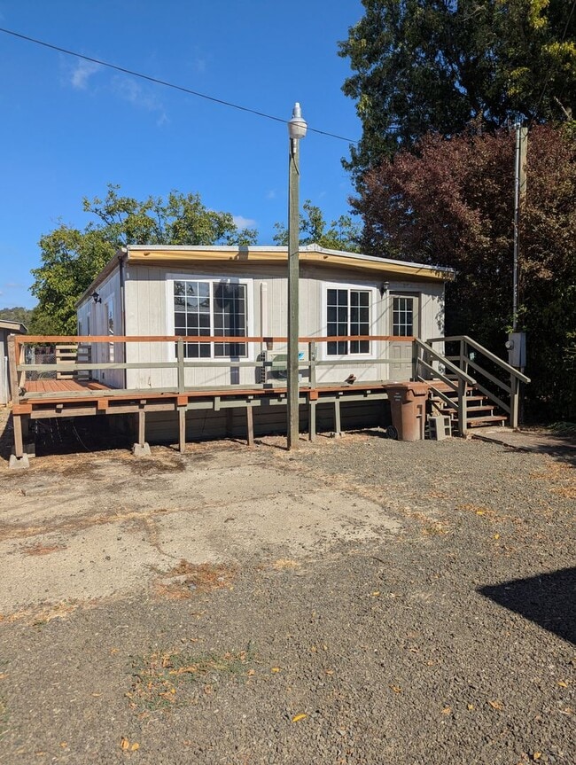Building Photo - 1118 N Old Pacific Hwy