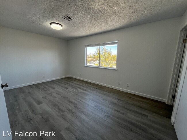 Building Photo - 3 br, 3 bath House - 916 Scarlet Ridge Dr