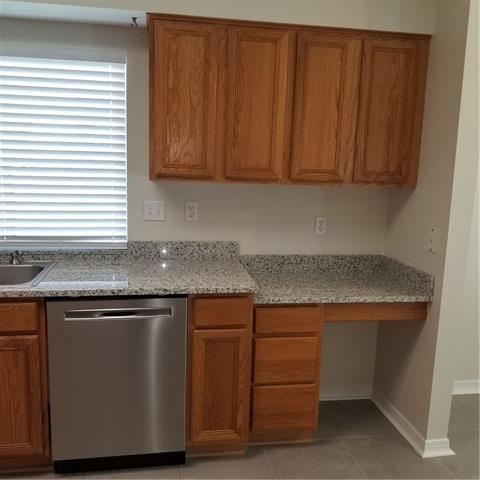 Foto del edificio - 3005 Meadow Lake Dr E