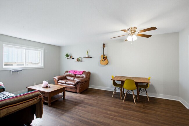 Foto del edificio - 2 Bed 1 Bath Condo by UT and CapMetro Stop