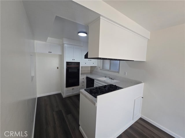 Foto del edificio - 17081 Evergreen Cir