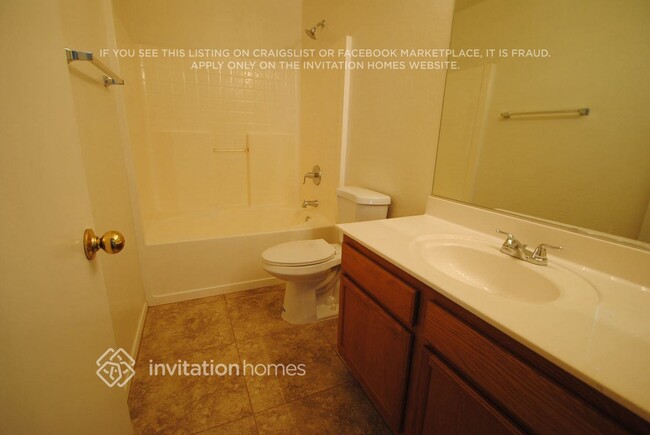 Building Photo - 3208 S 162nd Ln