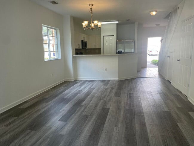 Foto del edificio - 5024 SE Mariner Garden Cir