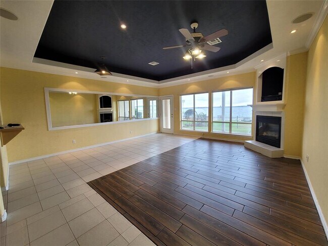 Foto del edificio - 16 Regency Point