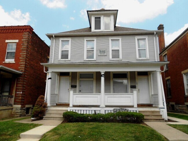 Foto del edificio - 166-168-168 E 11th Ave