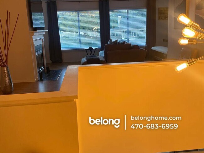 Building Photo - 33 Lakes Edge Dr