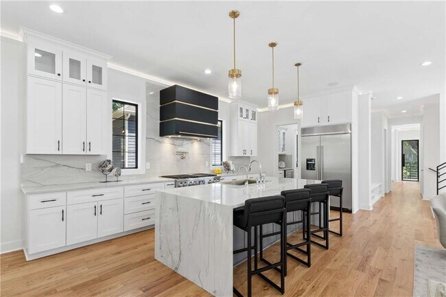 Foto del edificio - 1385 Sylvan Cir NE