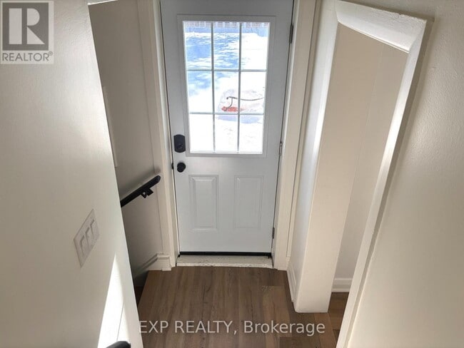 Building Photo - 85 Searle Ave