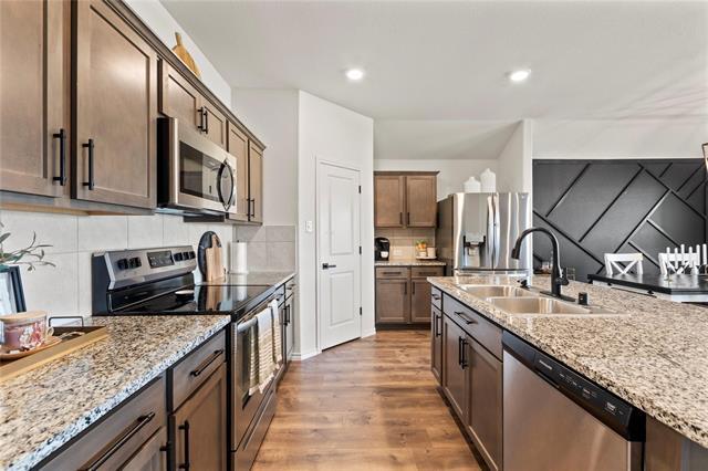 Building Photo - 985 Alton Dr
