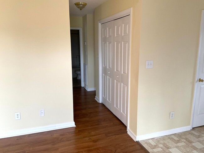 Building Photo - Home For Rent