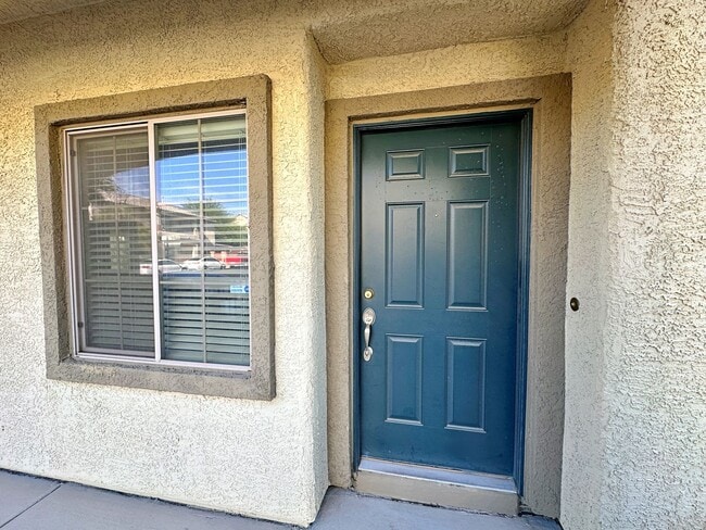 Foto del edificio - 3 BEDROOM + LOFT HOME IN GATED COMMUNITY I...