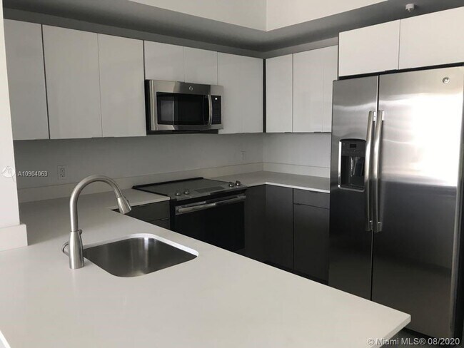 Building Photo - 321 NE 26th St 710 Miami Fl 33137