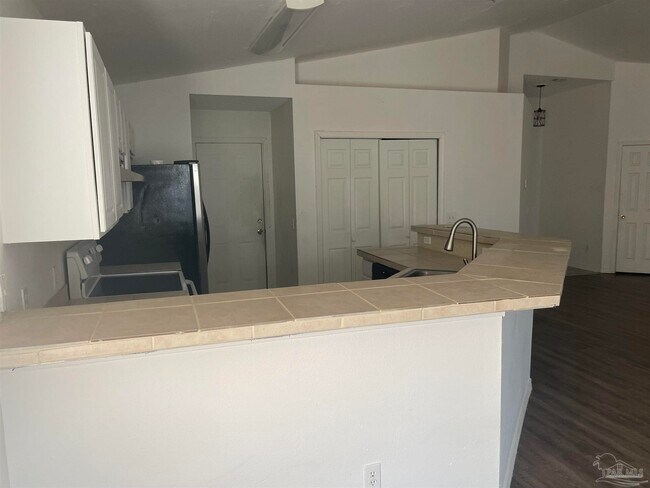 Building Photo - 11068 Chippewa Way