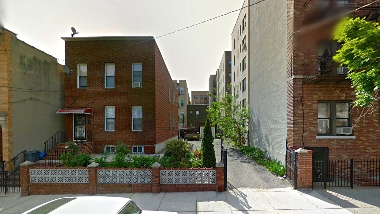 Primary Photo - 34-11 29th St