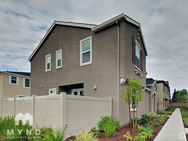 Building Photo - 2172 Brave Hawk Loop