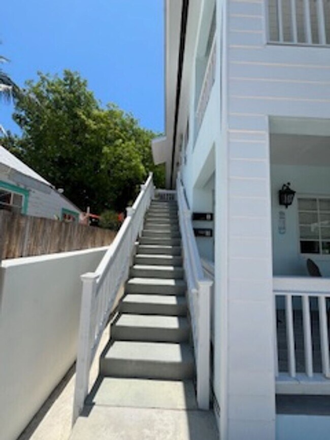 Foto del edificio - Beautiful apartment with assigned parking.