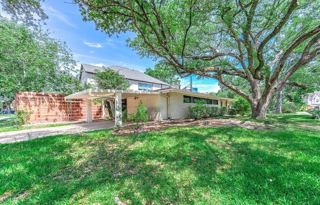 Building Photo - 6825 Bellgreen Dr