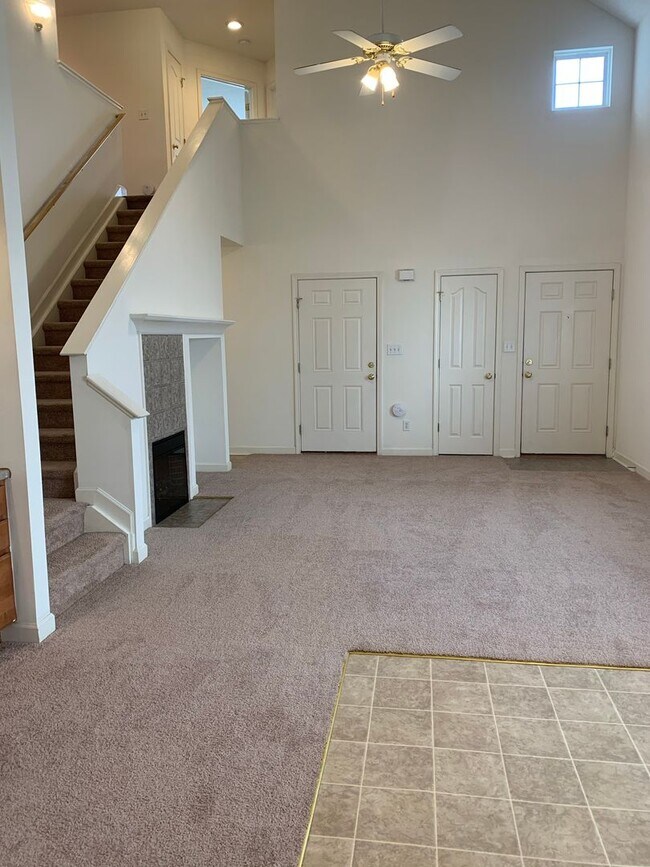 Building Photo - 1541SF 3BR 2.5BA