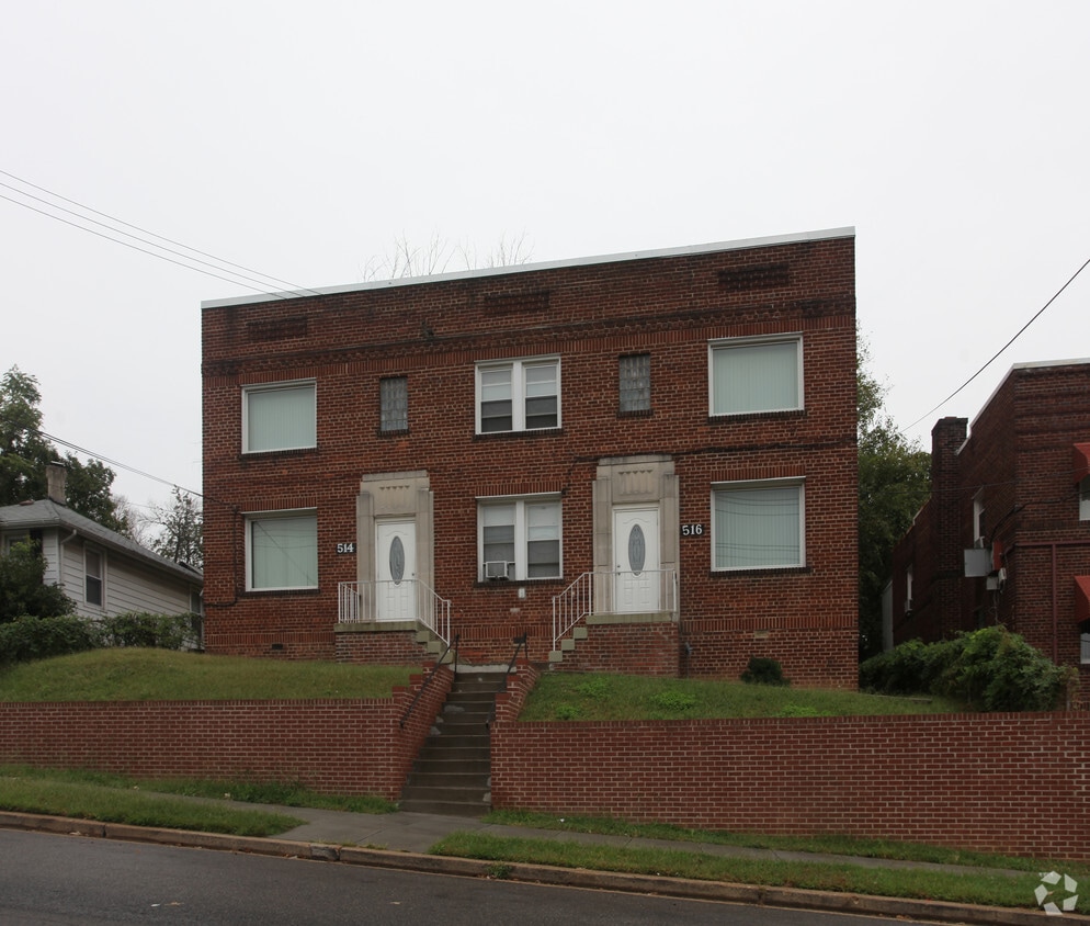 Building Photo - 514 44th St NE