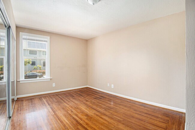 Building Photo - 1405 Sherman Street - 2 bedroom | 2 bath |...