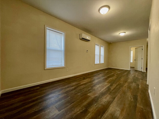 Building Photo - 14 Dwight St