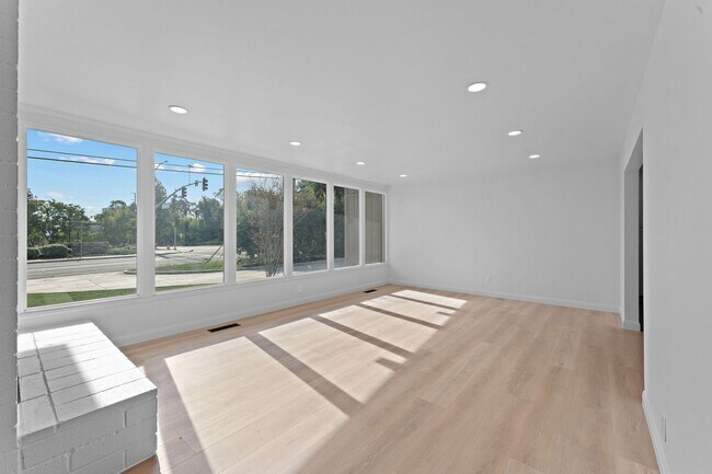 Foto del edificio - RV/trailer parking