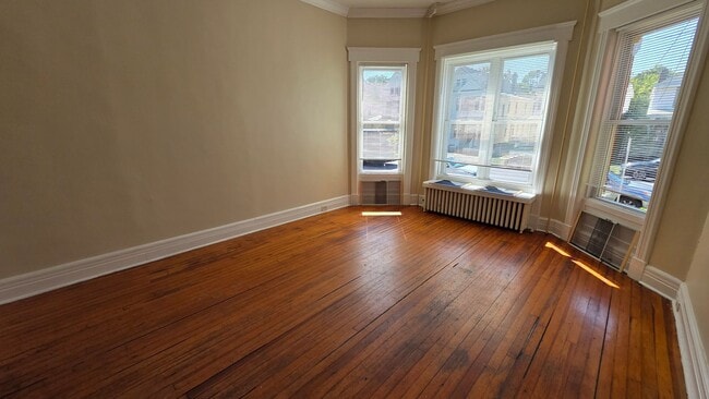 Foto del edificio - 273 Western Ave