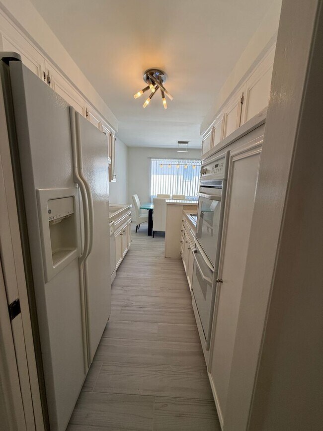 Foto del edificio - Welcome to 404 San Vicente — Prime Santa M...