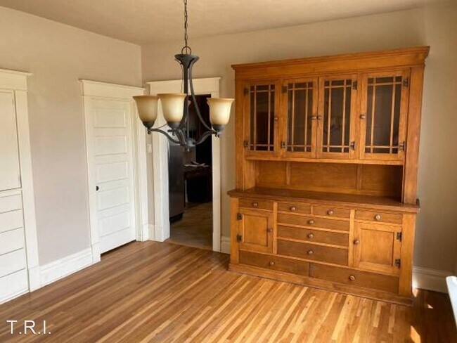 Building Photo - 3 br, 2 bath House - 525 Collins St