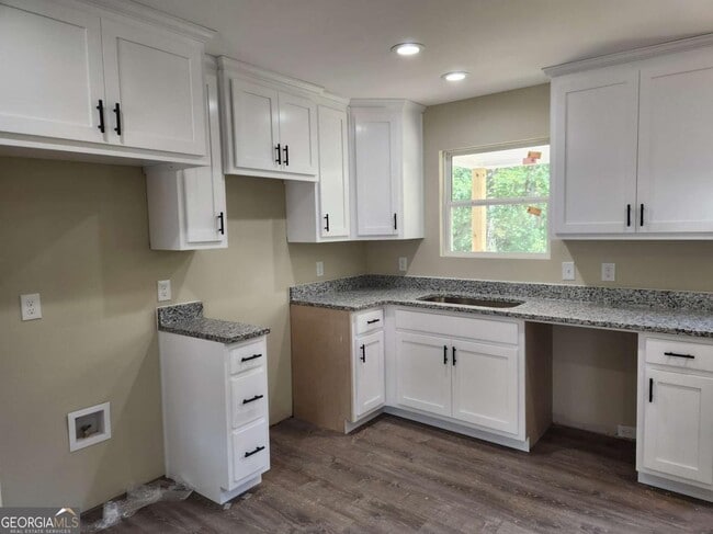 Building Photo - 500 Brookstone Dr
