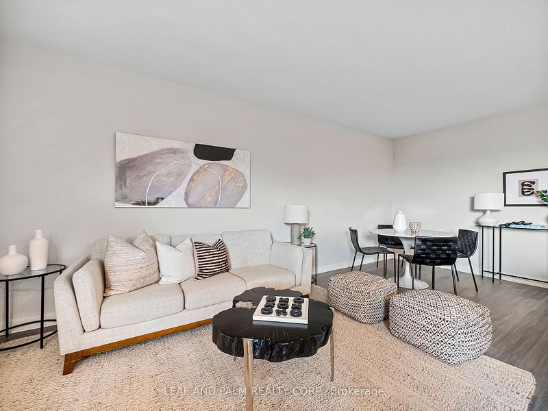 Photo principale - 150 Colborne Av
