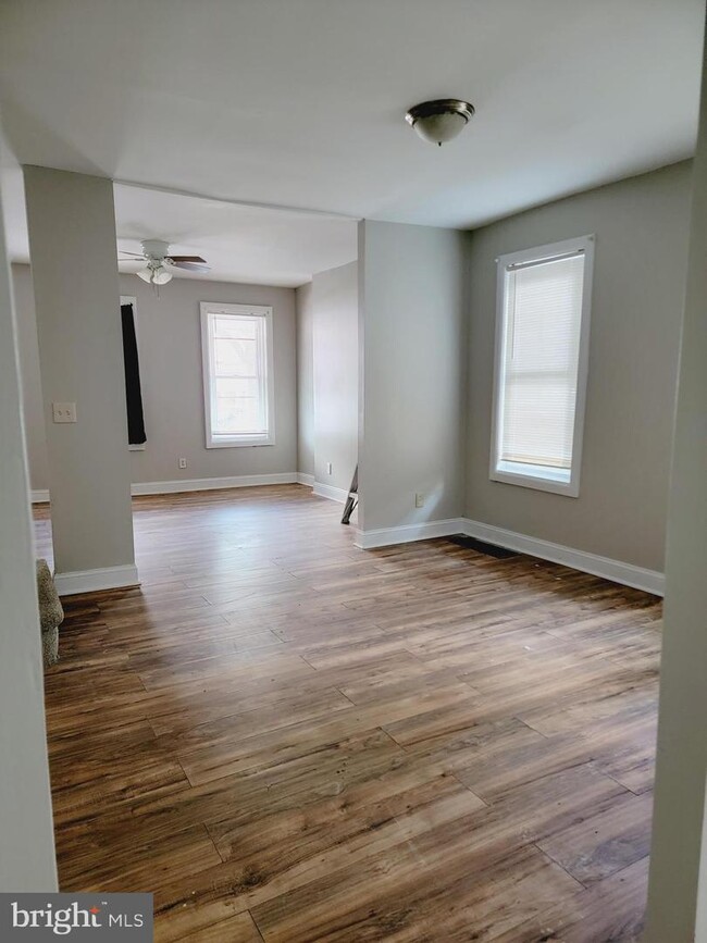 Foto del edificio - 310 E 24th St