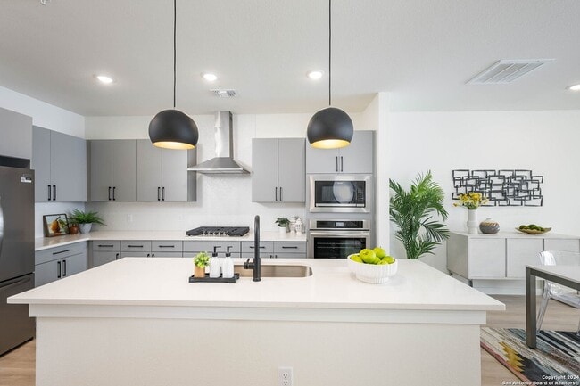 Photo - 719 E Locust Street Unit 2104 House