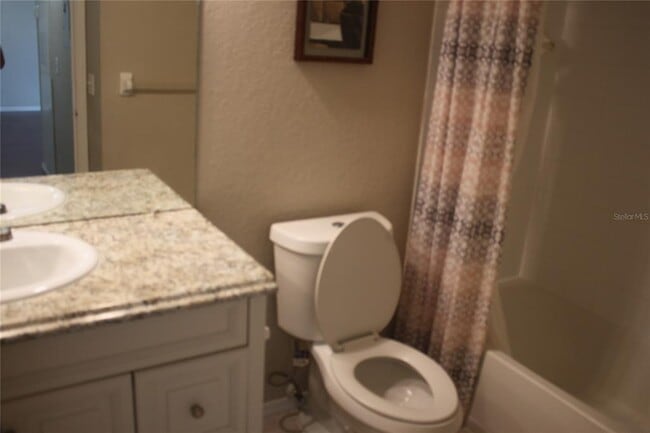 Building Photo - 13929 Fairway Island Dr