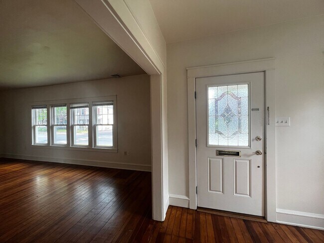 Foto del edificio - Beautiful 4 Bedroom 1.5 Bath in Marietta !