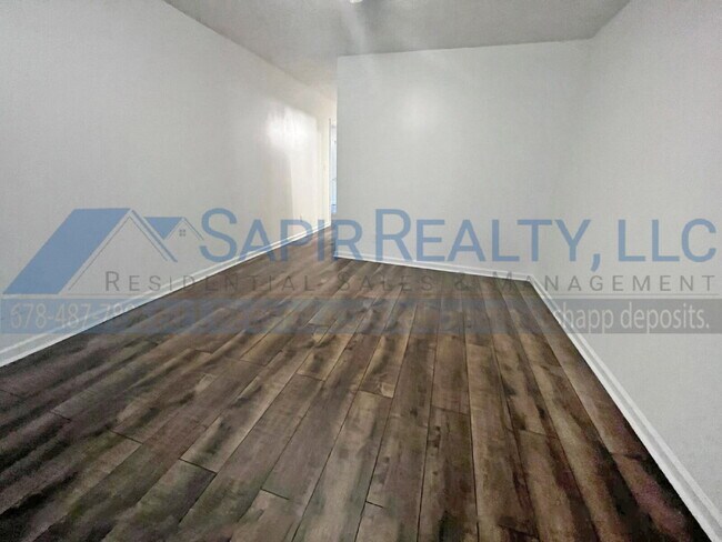 Foto del edificio - 5802 Trent Walk Dr