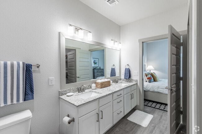 1BR, 1BA - 760 SF - Tide on 35