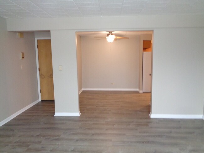 Building Photo - 6231 W 94th St