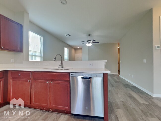 Foto del edificio - 6607 Dayridge Ln