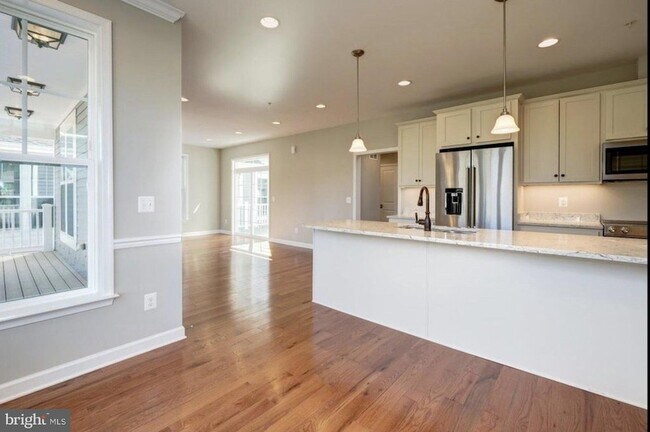 Foto del edificio - 1020 Railroad Ave