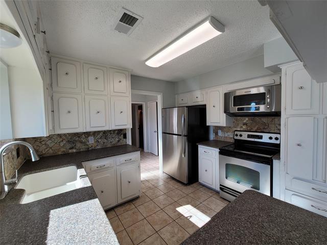 Building Photo - 408 Cavender Ct