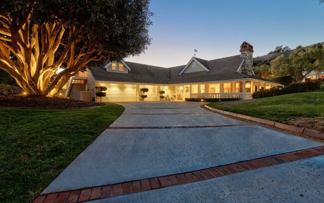 Building Photo - 30551 Hunt Club Dr