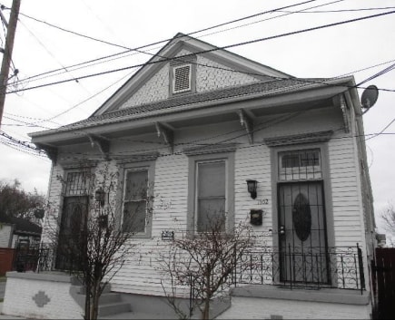 Front - 1502 Spain St