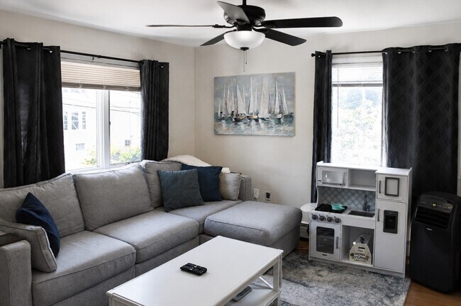 Foto del edificio - 11 Hillcrest Ave