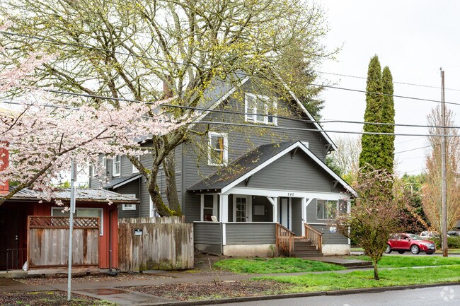 Building Photo - 240 NW 9th St Corvallis