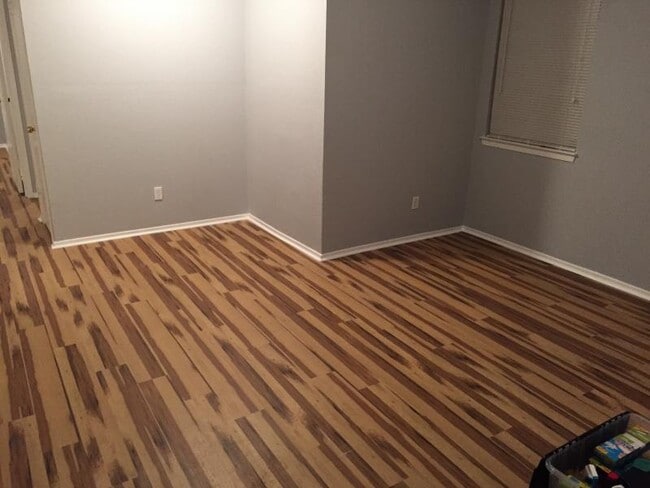 Building Photo - 1411 5th Ave