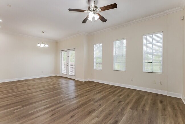 Building Photo - 6525 Quiet Pool Ct